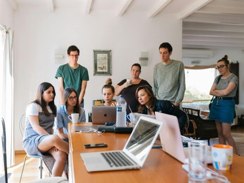 Latest company news about Top Universities Shift to Permanent Hybrid Learning Models