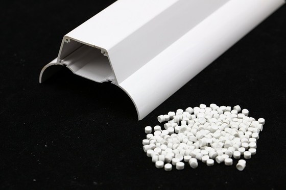25kg/Kantong Profil Ekstrusi PVC Plastik Granula FDA