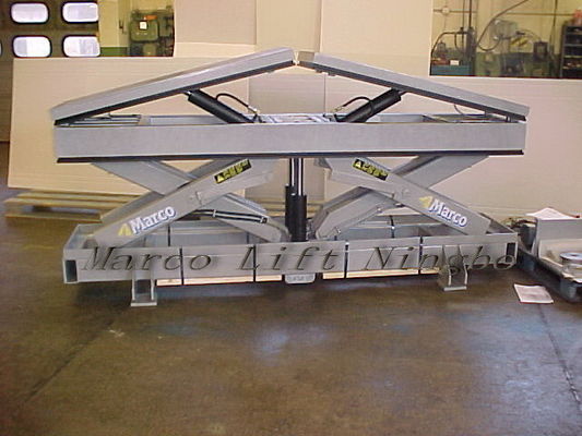 Personnalisation Marco Table de levage à ciseaux jumeaux avec plateforme inclinée Personnalisation Demande d'une griffe ouverte