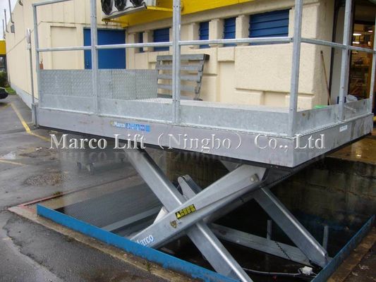 4 à 6 tonnes Marco chargement dock table élévatrice à ciseaux avec griffe ouverte personnalisable