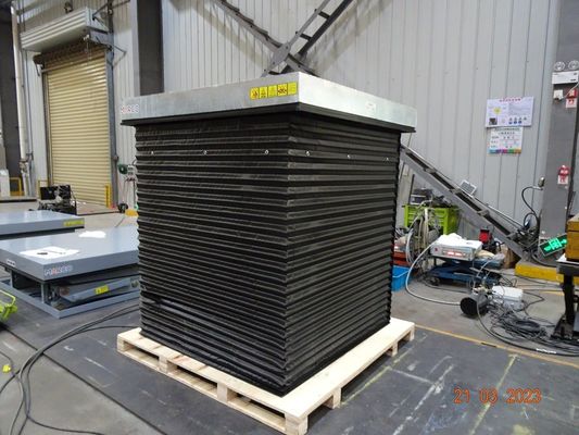 M1-010125-D2 Ce Hydraulic Mini Scissor Lift with Handrail Running Mode Stationary