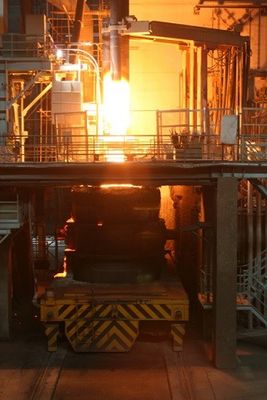 china Large Capacity Scrap Operation Electric Arc Furnace Electric Aluminum Furnace for sale